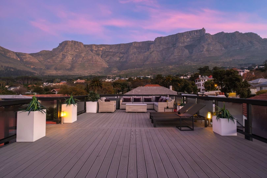 7 Bedroom Property for Sale in Oranjezicht Western Cape
